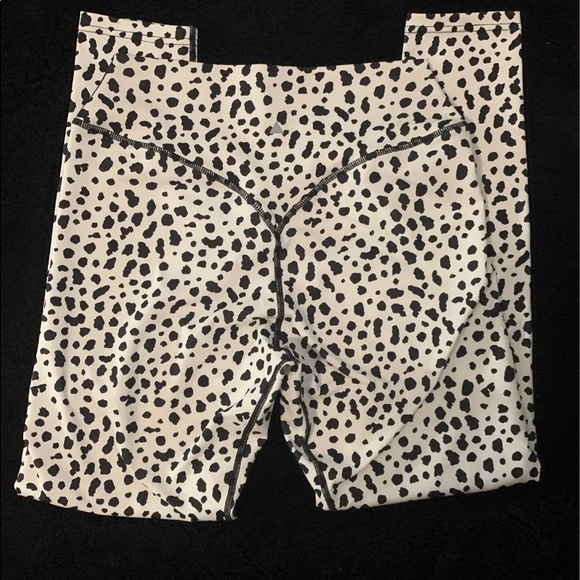 NWOT Snow Leopard Leggings - Picture 4 of 5